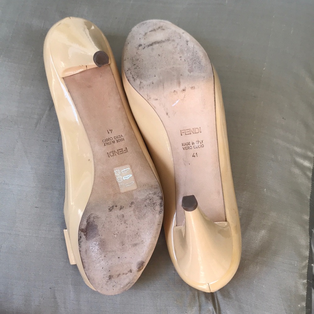 Fendi Very Elegant Leather 4 Inch Heels, Size 41. Gem